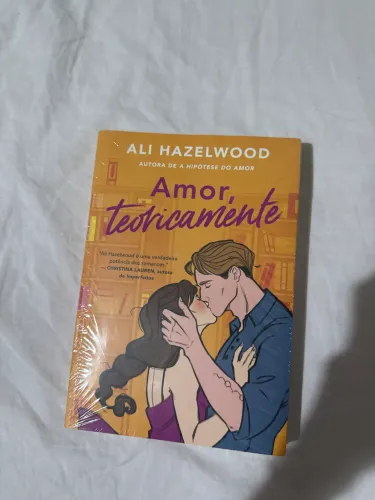 Livro Amor, teoricamente novo