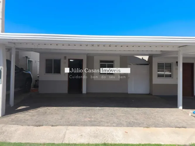 Venda de casa em condomínio com 03 quartos na Zona Oeste