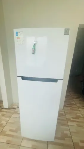 Geladeira Midea