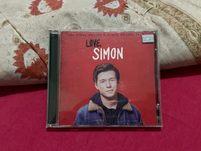 CD: Com Amor, Simon