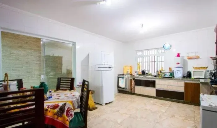 Sobrado à venda em Santo André, Vila Eldízia - 197m² - Churrasqueira e Quintal com energia