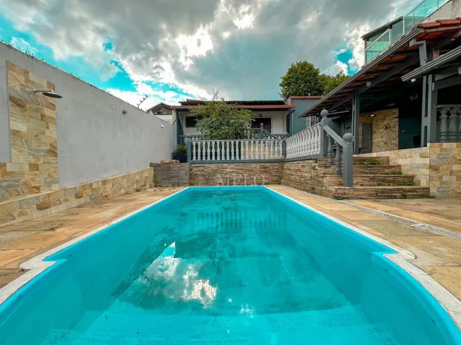 Belíssima Casa à Venda no Copacabana por R$780.000,00