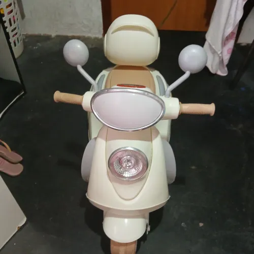 Moto Infantil Elétrica - Scooter Bella