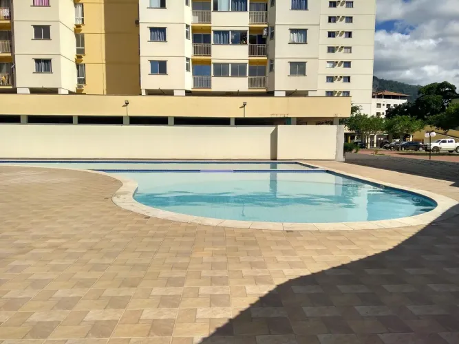 Alugo apartamento no Edifício flamboyant