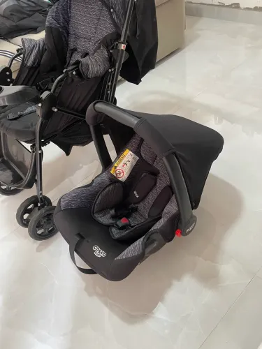 Carrinho e bebê conforto cosco