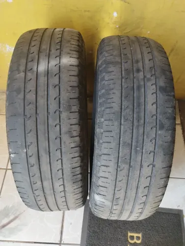 Pneus Goodyear aro 205/65/16 em bom estado. Só 300 os dois!!