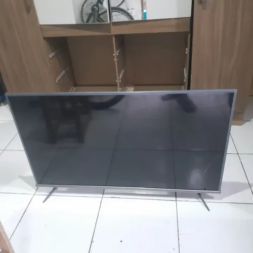 Tv tcl 50 polegadas com detalhes