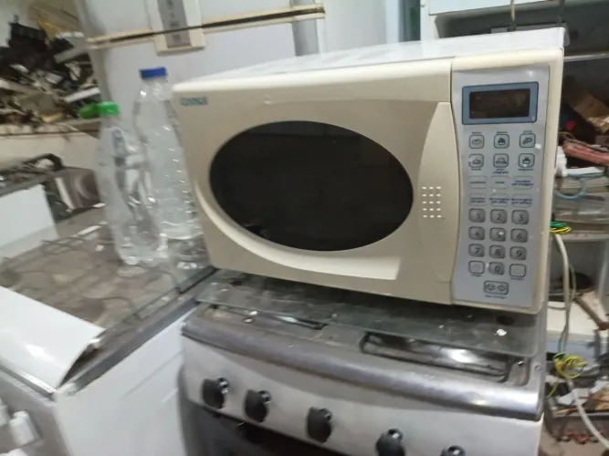 Vendo microondas Consul 20 litros funcionando bem