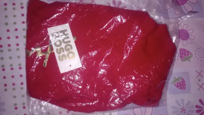 2 camisas Hugo Boss e 1 camisa D&G