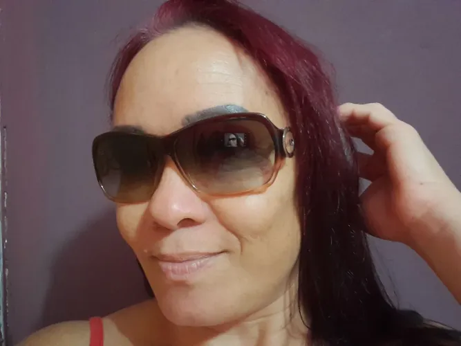 Oculos de sol, com estilo usado e bem conservado