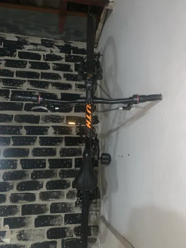 Bicicleta com marcha, pouquissima usada (paguei 1100)