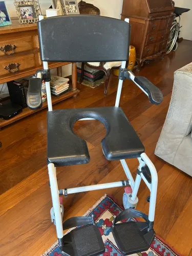 Cadeira Higiênica Práxis