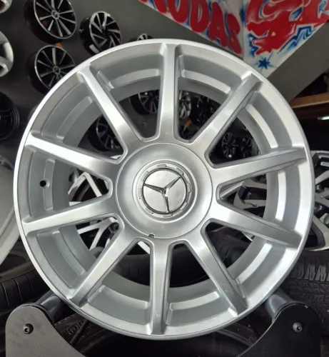 Jogo de rodas Daimler aro 17 4x100 e 4x108