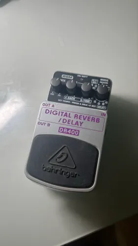 Pedal Guitarra Behringer DR400 Reverb/ Delay