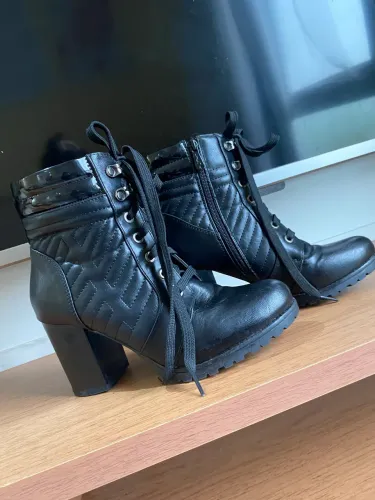 Bota Feminina Coturno Mooncity Preta - Salto Grosso