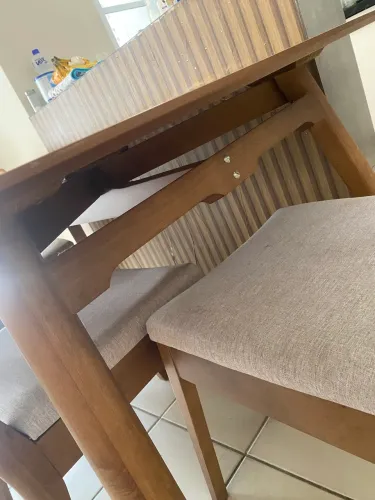 Mesa de madeira maciça, 6 lugares