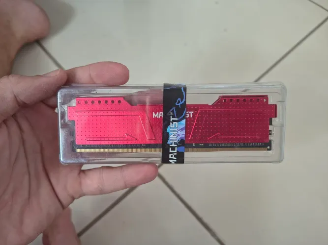 Memória ram 8gb (NOVA LACRADA)