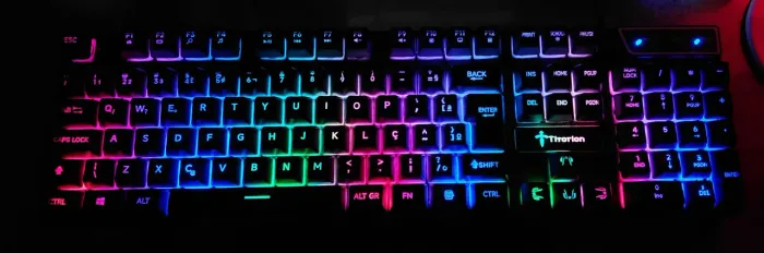 Teclado Gamer Semi Mecânico Led Rgb Abnt2 Usb Pc Computador Preto