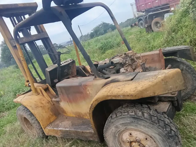 Empilhadeira Hister j 150 7 tonelada ótima oportunidade máquina estava trabalhando pegou