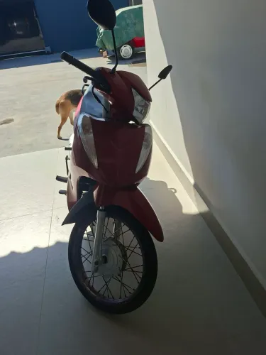 Vendo moto biz 125 2015