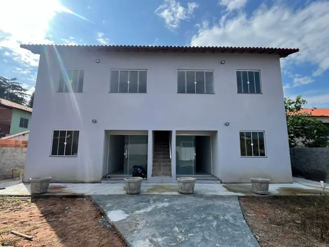Aluga-se casa com 1 quarto