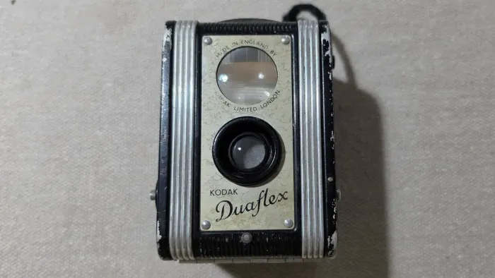 Antiga Câmera Analógica Kodak Duaflex