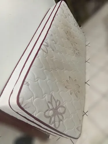 Colchão de solteiro otimo entrego 