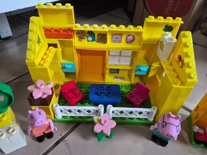 Blocos de montar (tipo Lego duplo) marca importada PEPPA PIG - 58 pecas