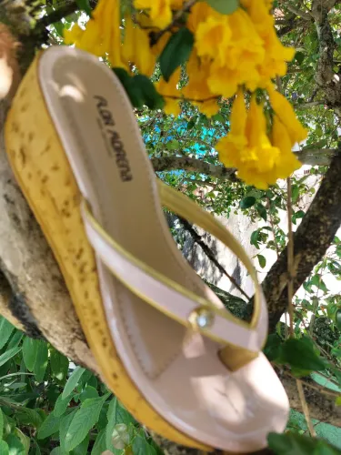 Sandálias, sapatos, rasteirinhas com preço baixo pra sair logo