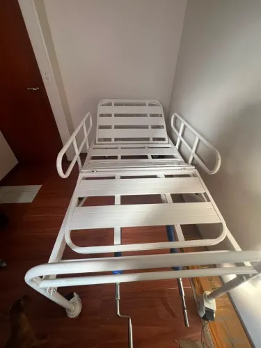 Cama hospitalar com elevação