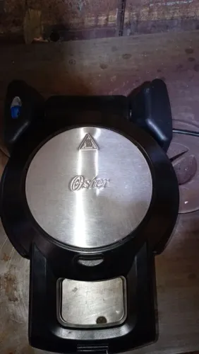 máquina de waffle oster