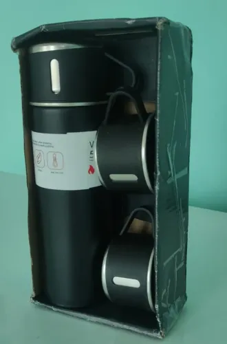 Garrafa Térmica com Xícaras de Reserva.