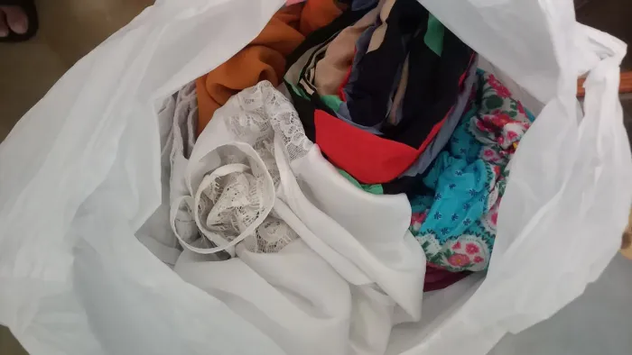 Pacote de roupas variadas