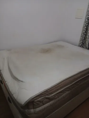 Colchão de casal , tem que ser igenizado 