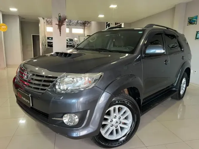 Toyota Hilux SW4 SRV D4-d 4X4 3.0 TDI Dies. AUT 2013