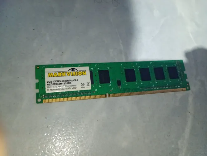 Memória ram DDR3 2GB para desktop estar funcionando normalmente