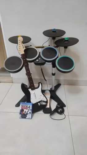 Rock Band 4 Jogo Bateria Guitarra Microfone Ps4 Ps5 Completo