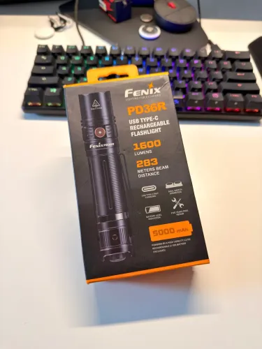 Lanterna tática FENIX PD36r 1600 lumens novinha
