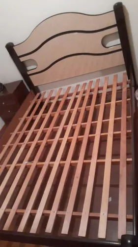 Cama de casal com colchão excelente estado