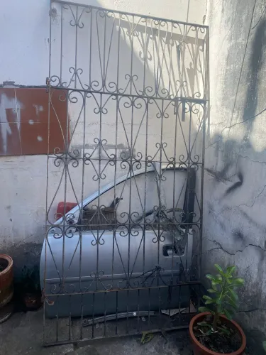 Grade de ferro para porta