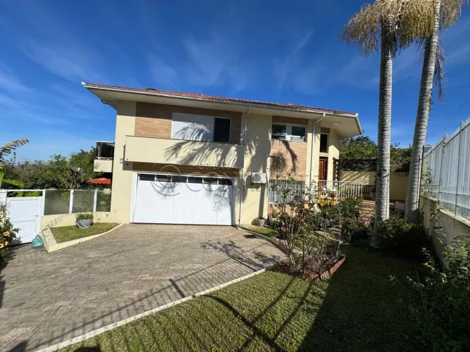 CASA A VENDA EM COQUEIROS - FLORIANÓPOLIS SC - AREA CONSTRUIDA DE 260M² -TERRENO COM 560 M