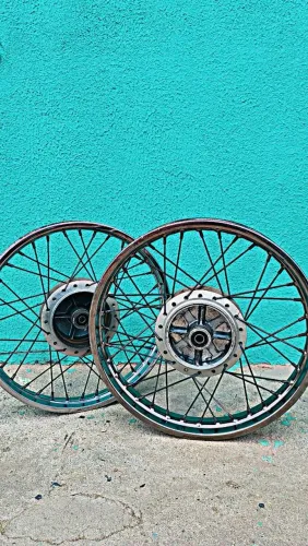 Par de roda raiada  original da Start 160