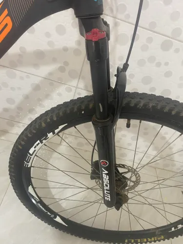 MTB ARO 29 / freio hidráulico