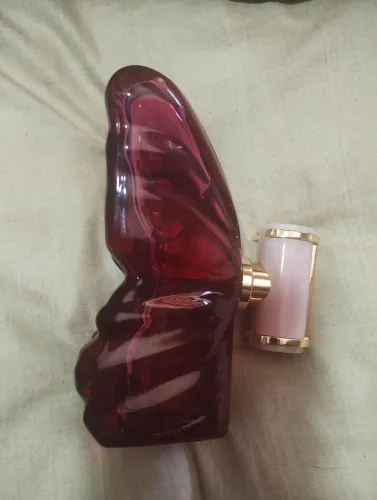 Carolina Herrera La Bomba peefume