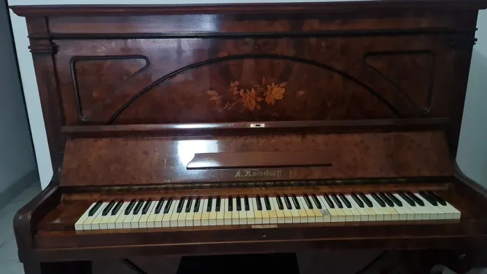 Piano acústico
