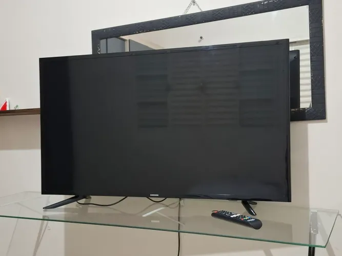 Televisão semi nova 43 polegadas Samsung 