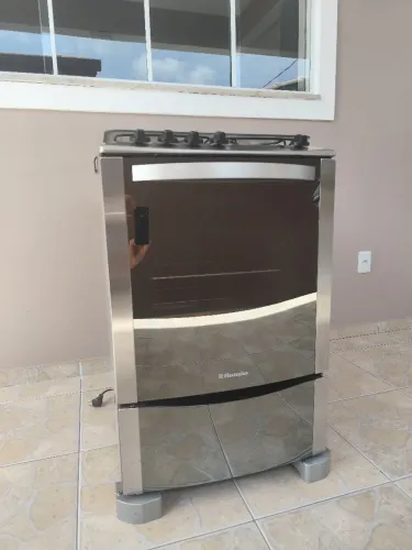 Vendo fogão Eletrolux espelhado  automático 