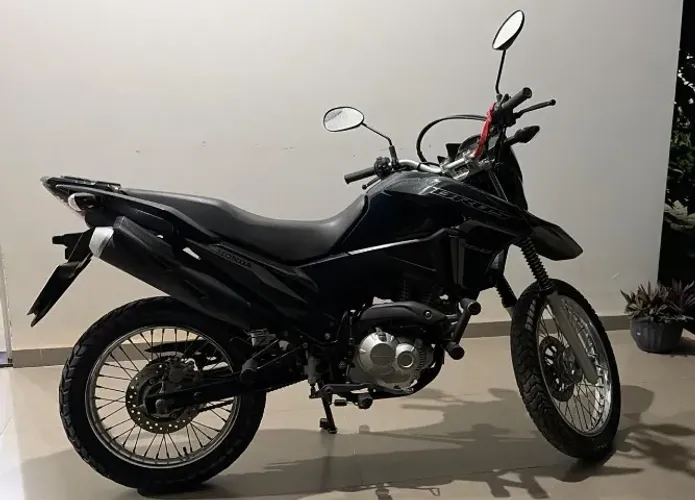 Honda Bros 2024 completa só13.500km rodados