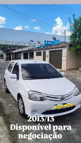 Toyota Etios X 1.3 Flex 16V 5P Mec. 2013
