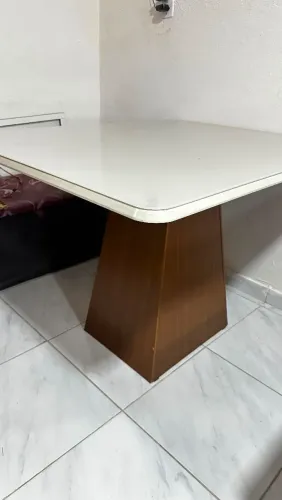 Mesa com 4 cadeiras